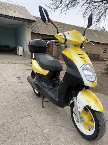 скутери 150: Скутер/мопед городского класса Скутер на ходу сел поехал Скутер Sym — 3