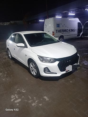 Chevrolet Onix: 2020 г., 0.1 л, Автомат, Бензин, Седан