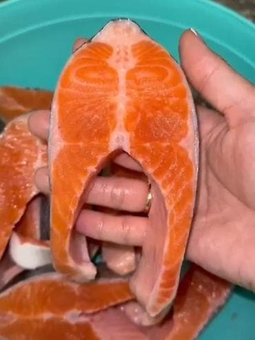 рыбн: ФОРЕЛЬ РАДУЖНАЯ ЖАРЕННАЯ 1 КГ + БООРСОК + САЛАТ + 1 ЛИТР КОМПОТ — 9