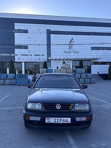 вент выход: Volkswagen Vento: 1993 г., 1.8 л, Механика, Бензин, Седан — 1