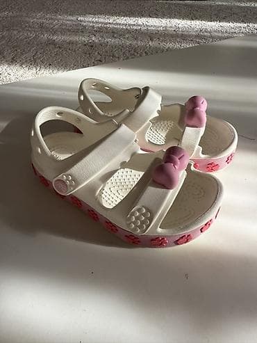 Детская обувь: Детские сандалии crocs

Оригинал c9 — 1