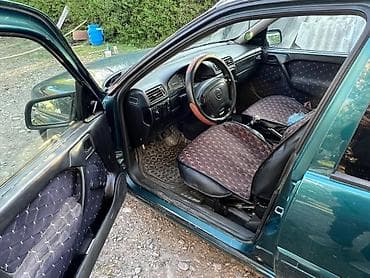 Opel Vectra: 1994 г., 1.8 л, Кол менен иштөөчү, Бензин, Хетчбек