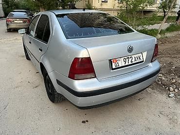 a4 b6: Volkswagen Bora: 2001 г., 1.6 л, Ручные, Бензин, Седан — 3
