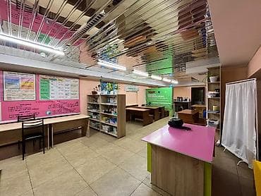 гоголь: Район Дордой плазы Сдается офис с ремонтом под мини швейный цех — 1