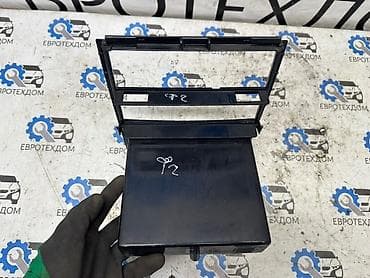Детали салона: Рамка под магнитолу Scania R420 Euro 5 DC12 22L01 2012 Контрактный из — 9