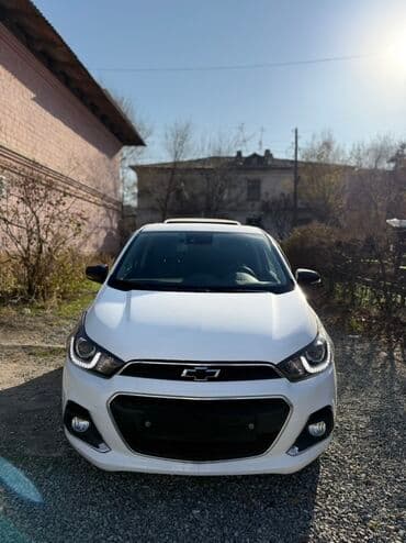 Chevrolet Spark: 2016 г., 1 л, Автомат, Бензин, Хэтчбэк