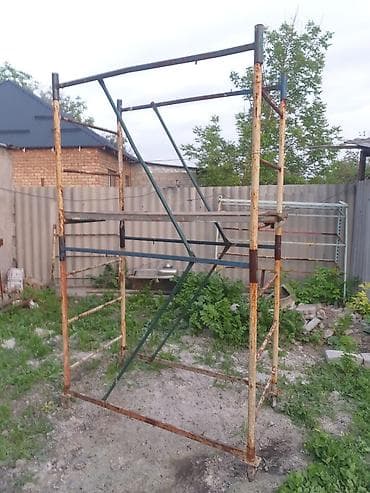 Строительные вышки‑туры (металлические леса) Описание: - Разборная