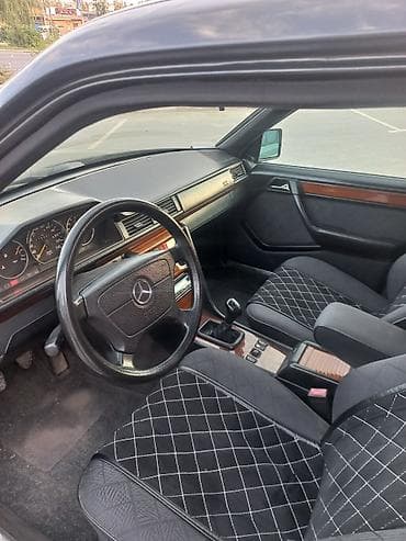 Продажа авто: Mercedes-Benz W124: 1995 г., 2.2 л, Механика, Бензин, Седан — 5