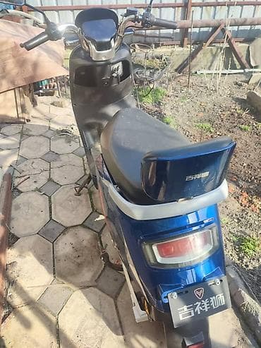 мото желмайан: Электрический скутер (синий)-Батарея литевая 500 -55км в час почти не — 3