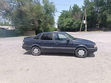 варианты: Volkswagen Vento: 1990 г., 1.8 л, Механика, Седан — 2