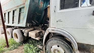 time try: КАМАЗ самосвал 6x4 Описание: - Кузов-самосвал с высокими бортами — 3