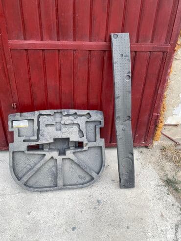 купить чехлы на авто бу: Накладка на бампер Задний Toyota, Б/у, Оригинал — 1