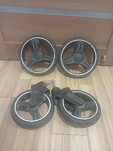 колесики для чемодана: Комплект колёс для детской коляски (4 шт.) фирмы "Baballo". Подходит — 1