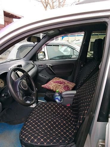 q 7: Toyota RAV4: 2002 г., Автомат, Кроссовер — 1