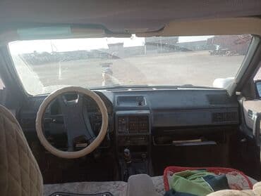 Audi 100: 1982 г., 2 л, Механика, Газ, Седан