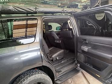 prius v: Toyota Sequoia: 2019 г., Внедорожник — 6