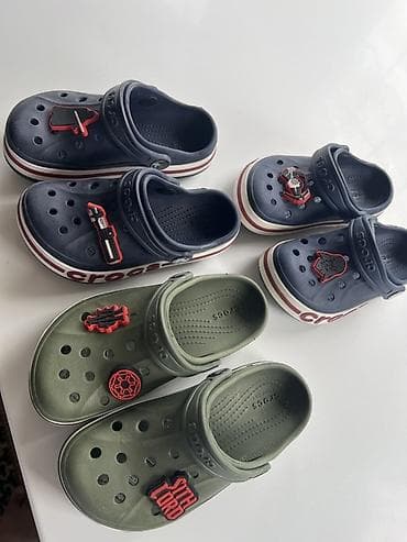 Детские сабо Crocs с тематическими джиббитс-украшениями Star Wars. Б/у