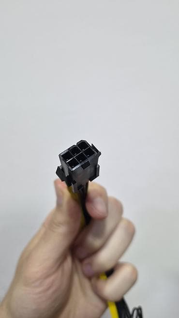 8 пин: Переходник питания PCI‑Express: 6‑pin (PCIe) → два разъёма 6+2‑pin — 2