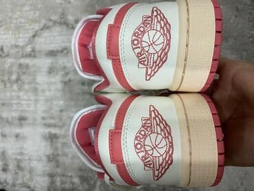 кроссовки лининг 45 размер: Новые, оригинал
Купите пожалуйста размер не подошел — 4