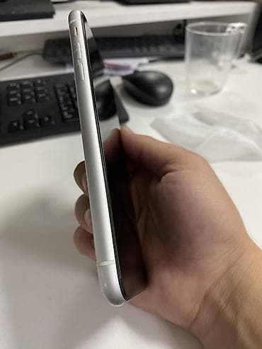 a 13: IPhone Xr, 64 ГБ, Белый — 4
