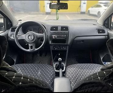 Транспорт: Volkswagen Polo: 2014 г., Механика, Бензин, Седан — 2