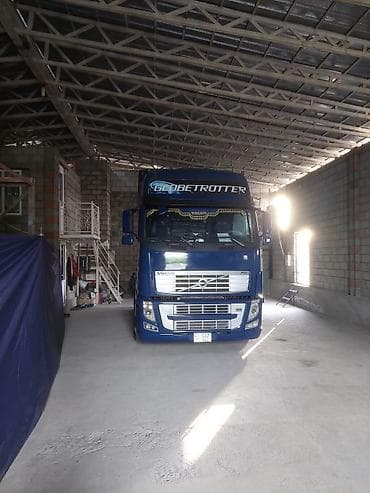 mini cooper: Тягач, Volvo, Контейнеровоз — 6