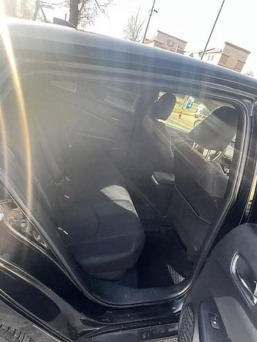 пару: Toyota Prius: 2016 г., 1.8 л, Вариатор, Гибрид, Хэтчбэк — 5