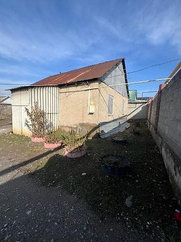 продаю гараж аламедин 1: ТЕЗ АРАДА АК-ОРДО 1 конушунан 1 участокто 2 ҮЙ САТЫЛАТ Участогу 5 — 10