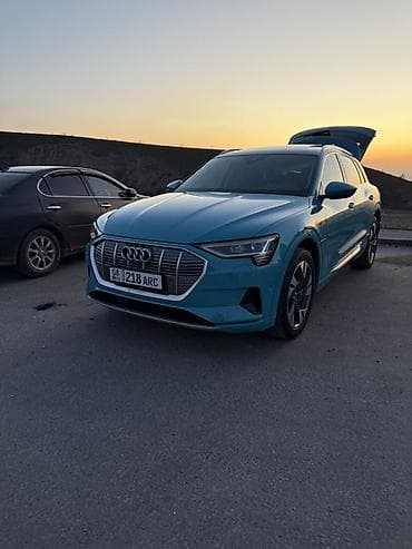 Audi e-tron: 2019 г., Электромобиль, Кроссовер
