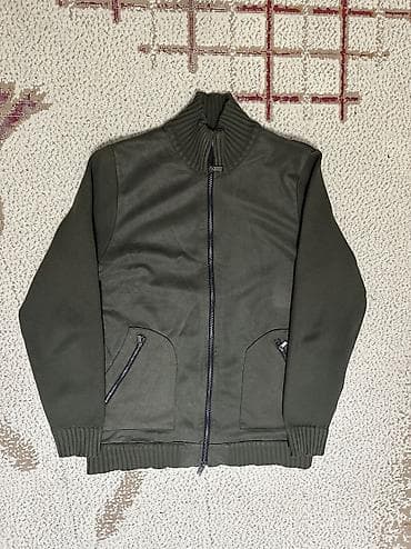 Размер XL Брали за 5000 сом в Цуме 2-3 раза надевали! Цена 2900 сом