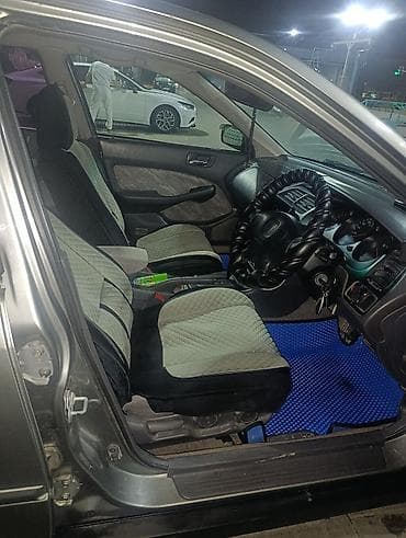справа: Honda Torneo: 1999 г., Автомат, Седан — 5