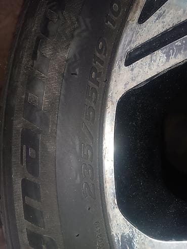 Комплект автомобильных шин 19" - Размер: 235/55 R19 - Индекс