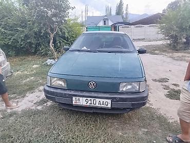 1: Volkswagen Passat: 1990 г., 1.8 л, Механика, Седан — 1