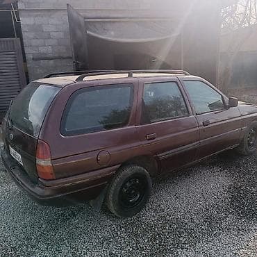 Ford Escort: 1993 г., 1.8 л, Кол менен иштөөчү, Бензин, Универсал — 2