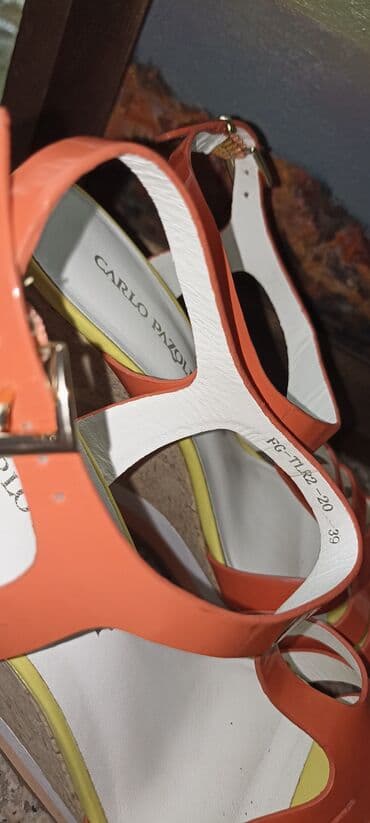 фирменная обувь из италии: Босоножки на танкетке. Carlo Pazolini. Оригинальные. Новые. Размер 39 — 5