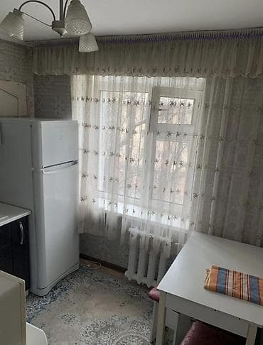 flat osh: Сдается 1‑комнатная квартира в районе Военоторг. Характеристики: - — 3