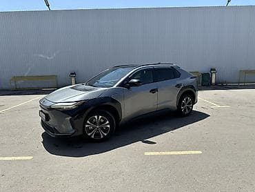 Toyota bZ4X: 2023 г., 0.5 л, Автомат, Электромобиль, Кроссовер