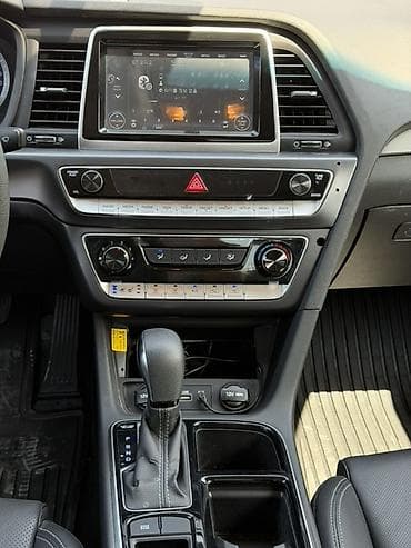 Продажа авто: Hyundai Sonata: 2021 г., Автомат, Седан — 5