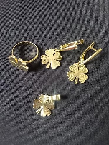 невидимый плащ: Бижутерия .Набор ювелирных украшений с подвесками «четырёхлистник»: - — 1