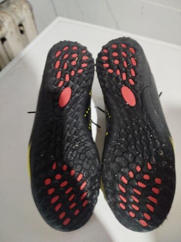 купить спортивную резину для тренировок: Футбольные/футзальные бутсы для игры в зале или на искусственном — 4