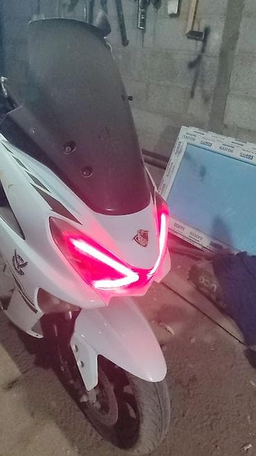 Макси-скутер Alpha, 150 куб. см, Бензин, Б/у