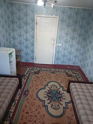 Комната с двумя односпальными кроватями - Планировка: прямоугольная — 2