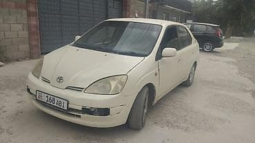 Toyota Prius: 2001 г., 1.5 л, Автомат, Гибрид, Седан at lalafo.kg Toyota Prius: 2001 г., 1.5 л, Автомат, Гибрид, Седан