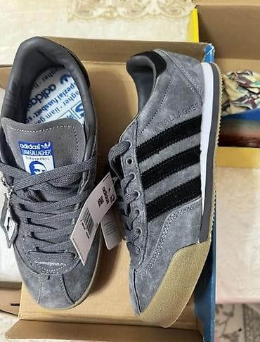 Жеке буюмдар: Эркектердин кроссовкасы, 39.5, 40, Adidas, Жаңы, түсү - Боз — 1