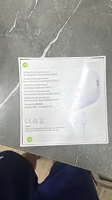 ipod touch 7: Apple AirPods Pro (2‑го поколения) с кейсом MagSafe (USB‑C) близкая — 2