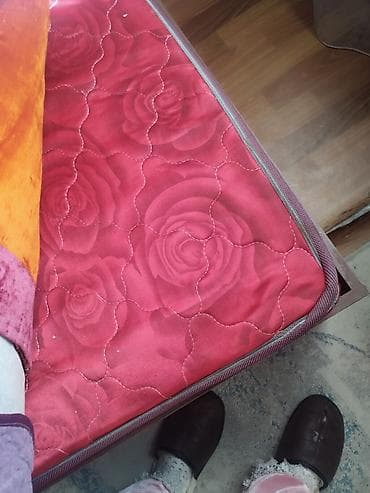 продаю спалный: Двуспальная кровать с матрасом. - Размер спального места — 3