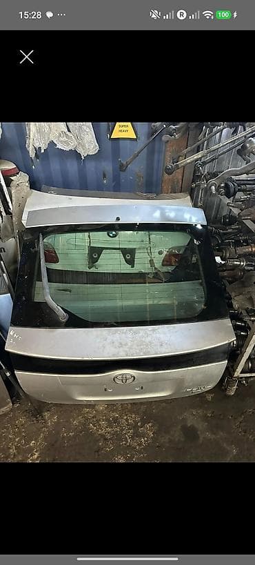 Крышка багажника Toyota