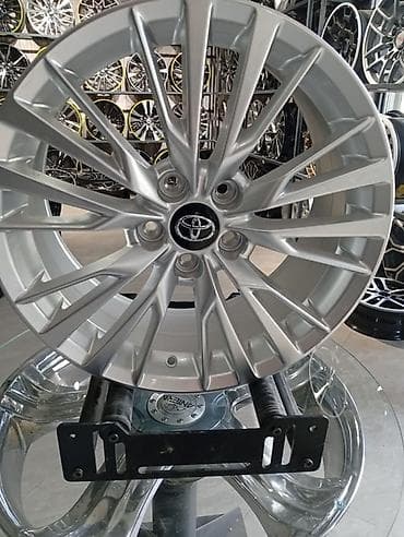 Диски: Литые Диски R 18 Toyota, отверстий - 5 — 1
