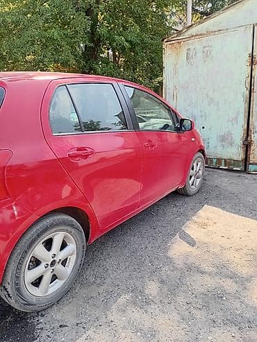 e60 m5: Toyota Yaris: 2008 г., 1.3 л, Механика, Бензин, Хэтчбэк — 4