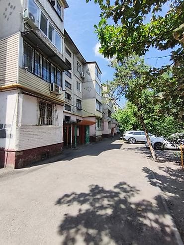 3: 2 комнаты, 42 м², 3 мкр 104 серия, 3 этаж, Требуется ремонт — 6